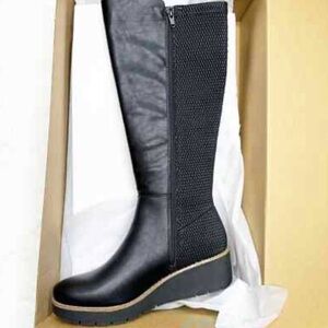 Söfft Black Knee-High Women's Boots wedge heel 7.5